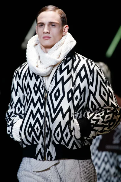 Look 33